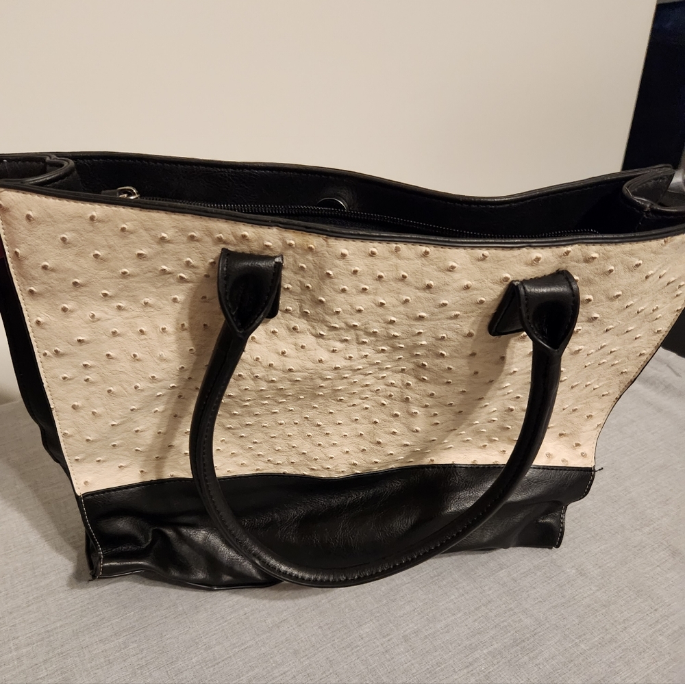 Purse - Picture 3 of 4